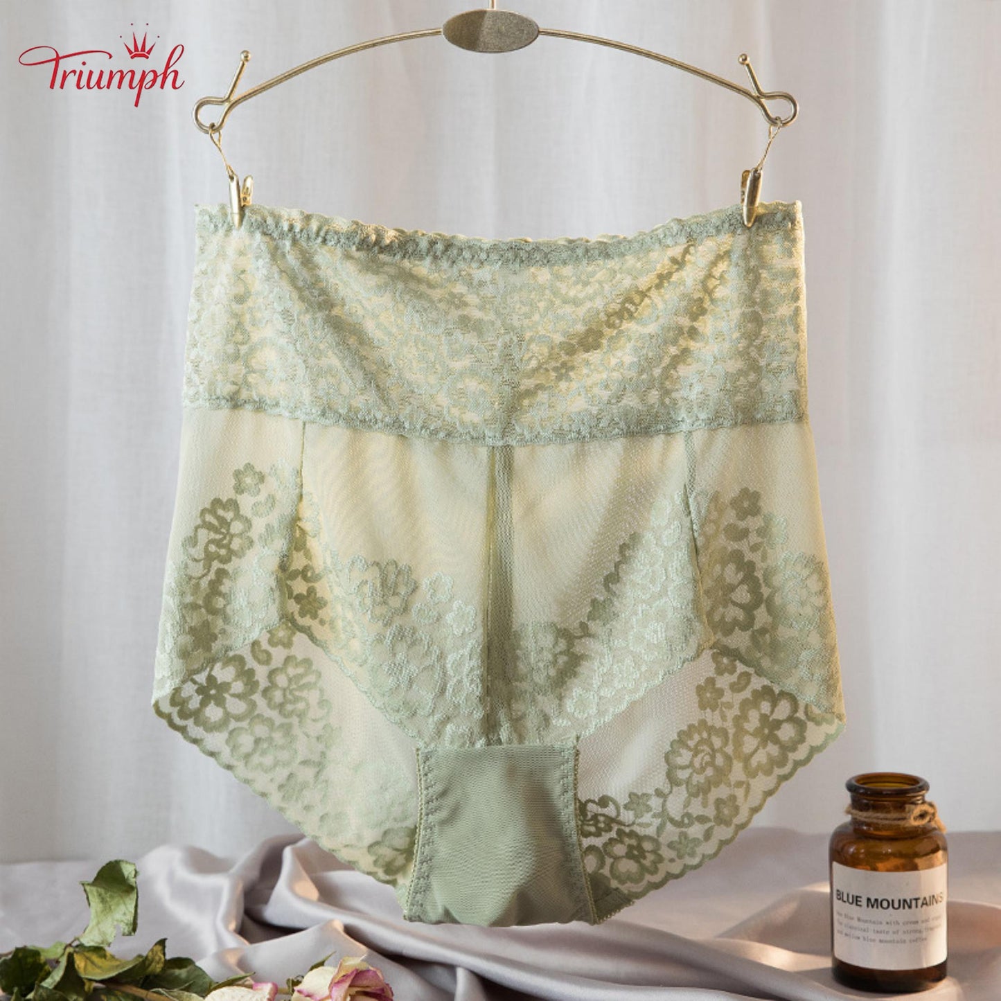 Triumph - 4-Pak Seksownych Koronkowych Majtek, Popularna Koronka, Wysoka Jakość, Darmowa wysyłka, Odpowiednie Dla Osób o Wadze 40–120 kg