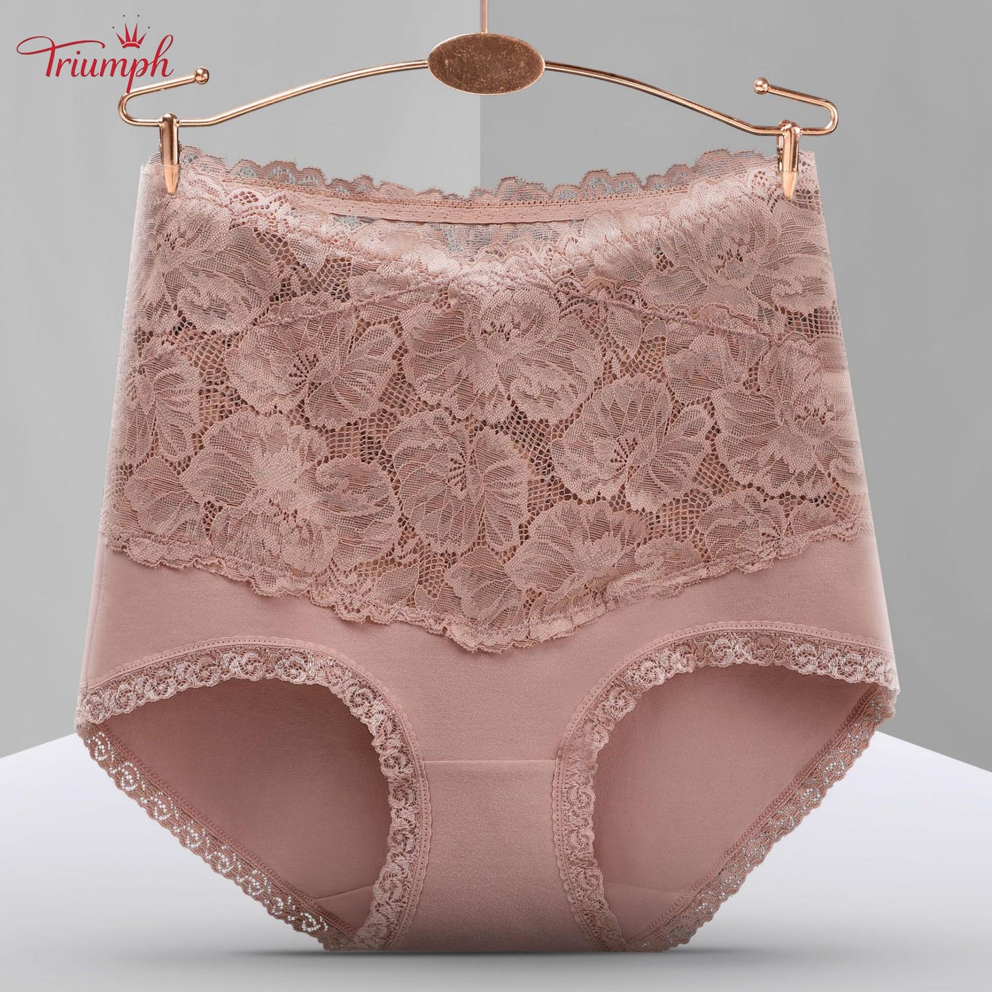 Triumph - Darmowa Wysyłka . Zestaw 4. Wysokiej Jakości Koronkowe Majtki z Wysokim Stanem . Wygodne i Miękkie